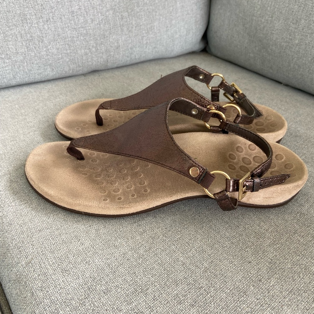 Vionic Women's Tan Sandals - Picture 4 of 5